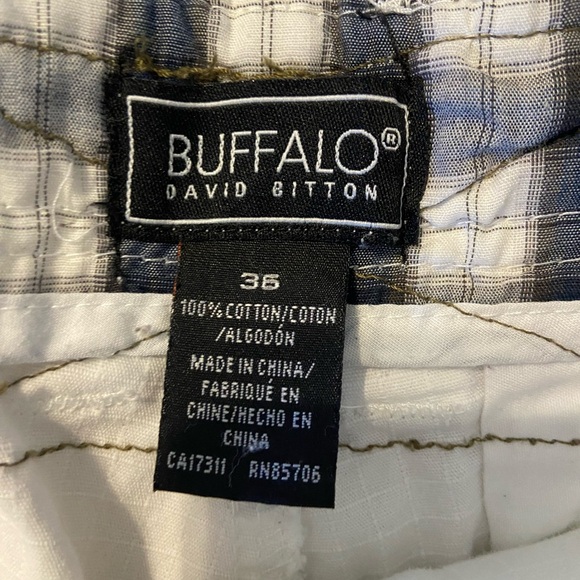Buffalo David Bitton White Cargo Shorts - Picture 3 of 4